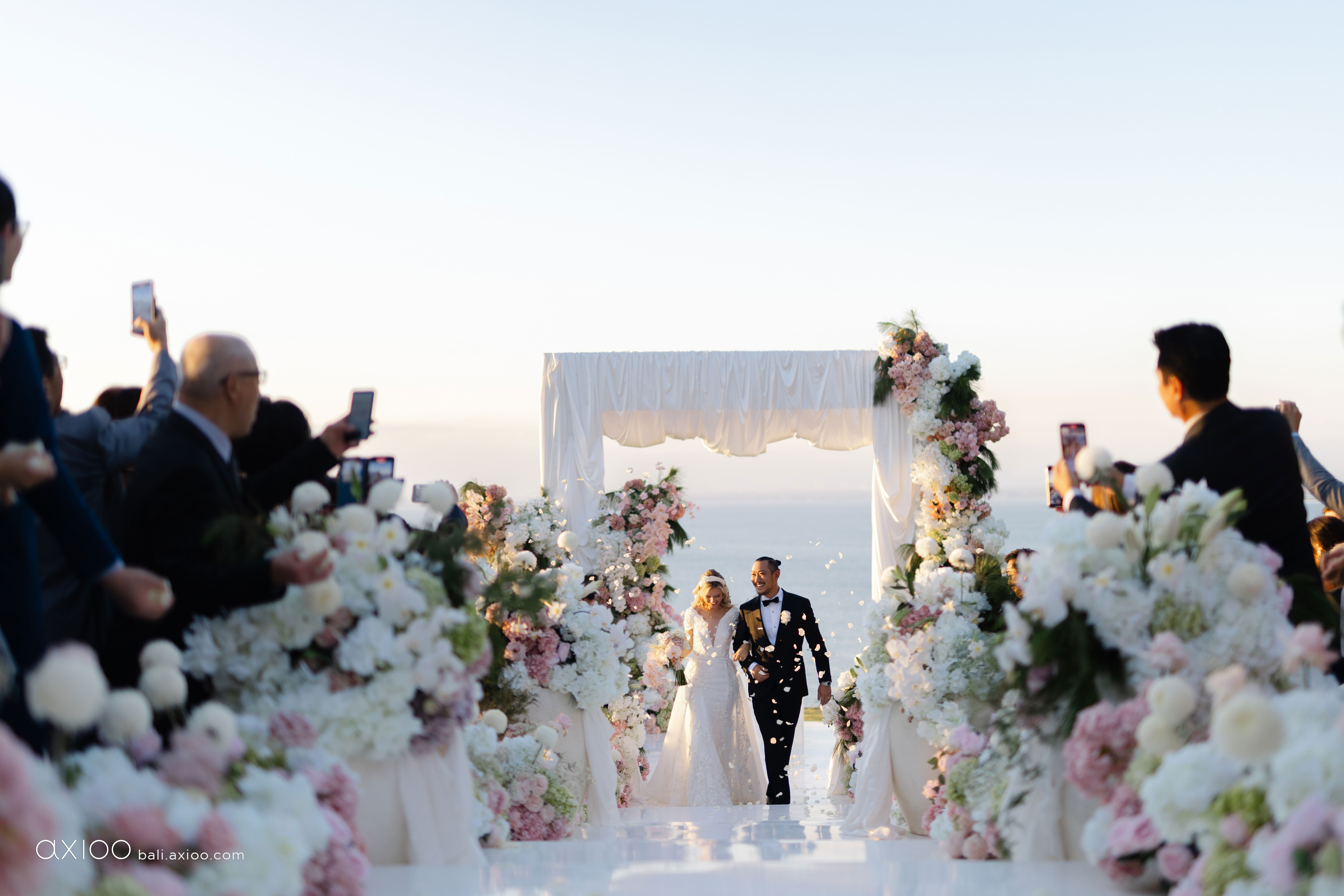 Axioo: A Reign of Forever